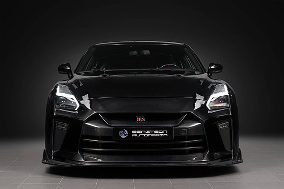 Nissan GT-R 5 of 30