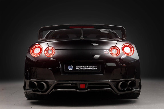 Nissan GT-R 8 of 30