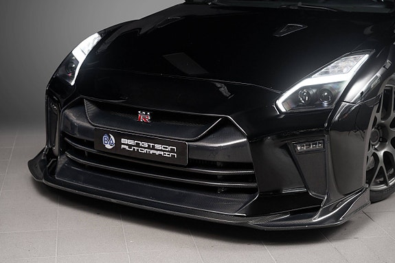 Nissan GT-R 6 of 30