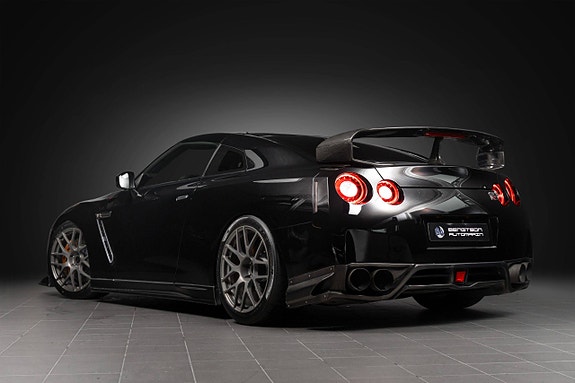Nissan GT-R 7 of 30
