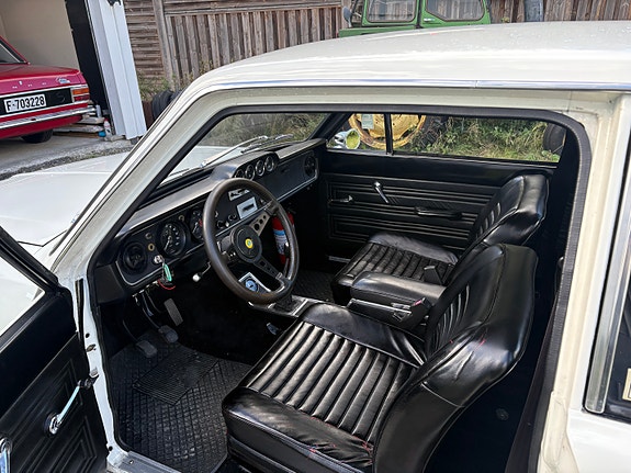 Ford Cortina 11 of 16