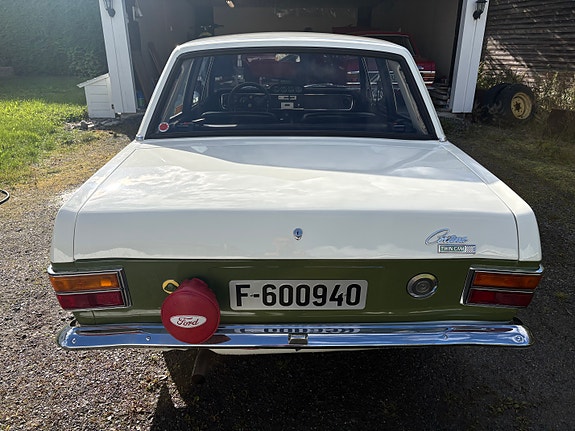 Ford Cortina 4 of 16