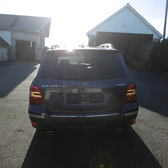 Mercedes-Benz GLK220 4 of 30