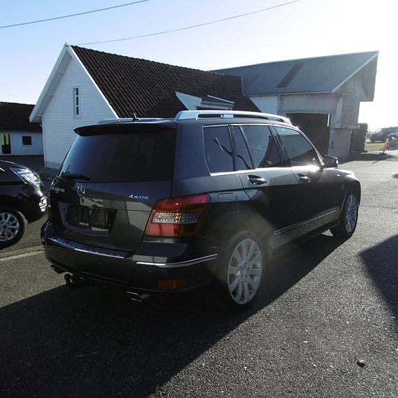 Mercedes-Benz GLK220 5 of 30