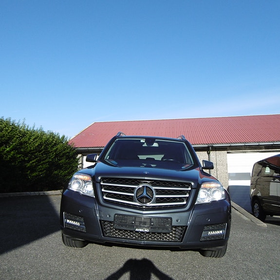 Mercedes-Benz GLK220 9 of 30