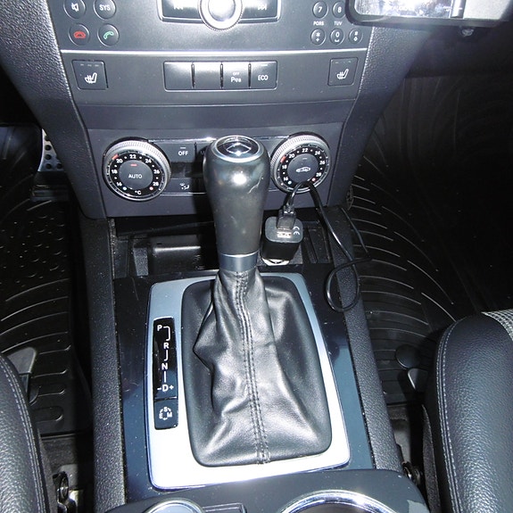 Mercedes-Benz GLK220 21 of 30