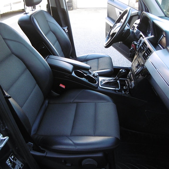 Mercedes-Benz GLK220 25 of 30