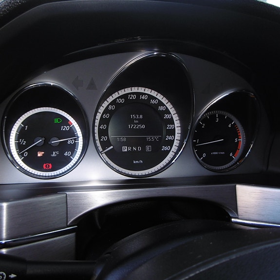 Mercedes-Benz GLK220 18 of 30