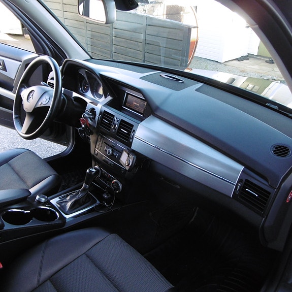 Mercedes-Benz GLK220 26 of 30