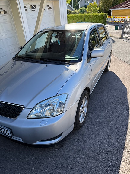 Toyota Corolla 4 of 17