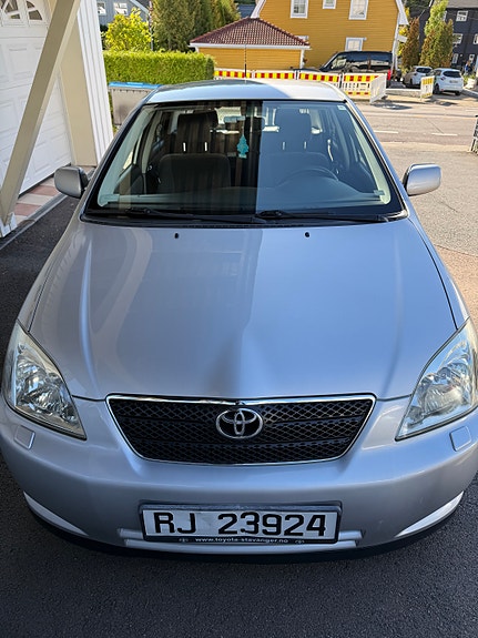 Toyota Corolla 2 of 17