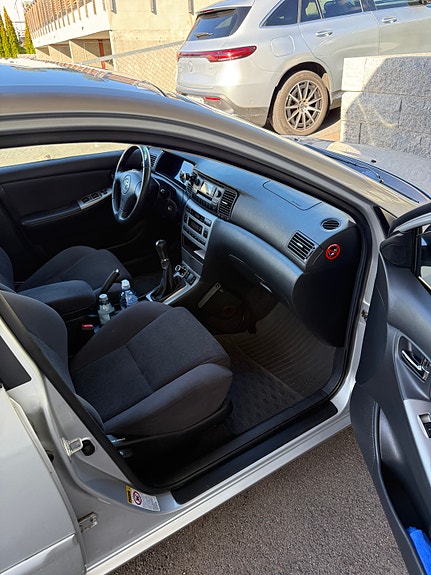 Toyota Corolla 10 of 17