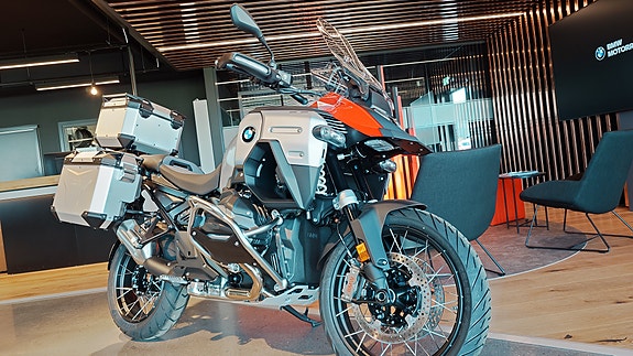 BMW R1300GSA 2 of 23