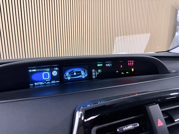 Toyota Prius 22 of 30