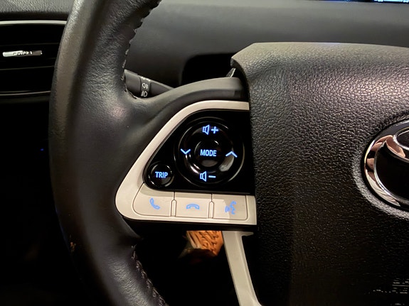 Toyota Prius 21 of 30