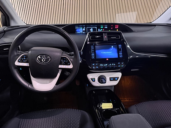 Toyota Prius 18 of 30