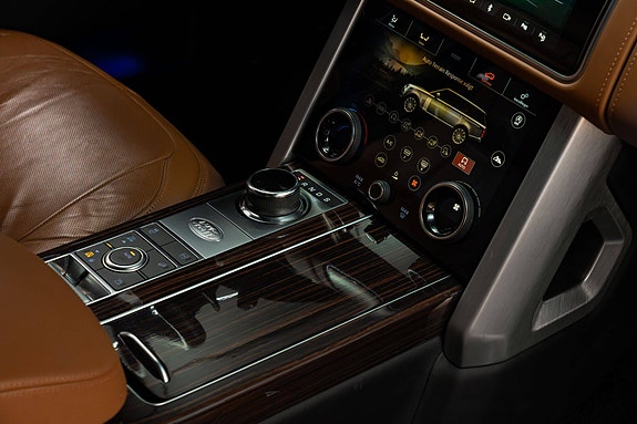 Land Rover Range Rover 25 of 30