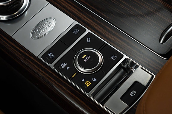 Land Rover Range Rover 26 of 30