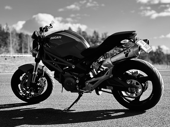 Ducati Monster 696 6 of 8