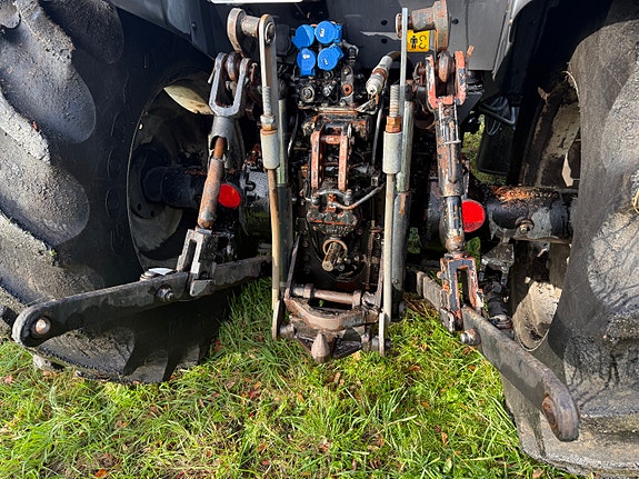 Massey Ferguson 2220 6 of 9