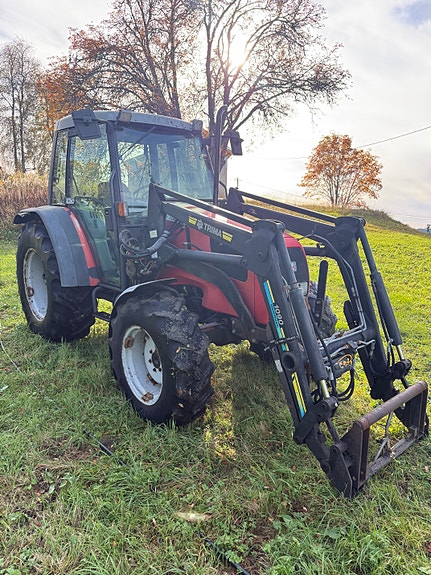 Massey Ferguson 2220 8 of 9