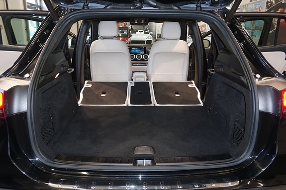 Mercedes-Benz EQA350 17 of 30