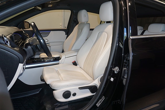 Mercedes-Benz EQA350 26 of 30