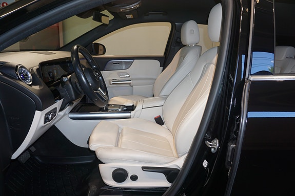 Mercedes-Benz EQA350 25 of 30