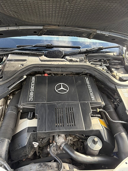 Mercedes-Benz 400 SE 7 of 17