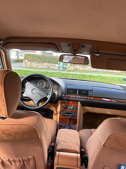 Mercedes-Benz 400 SE 11 of 17