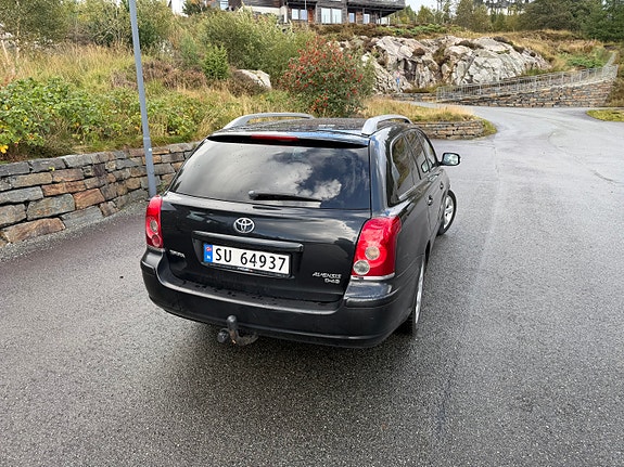 Toyota Avensis 23 of 29