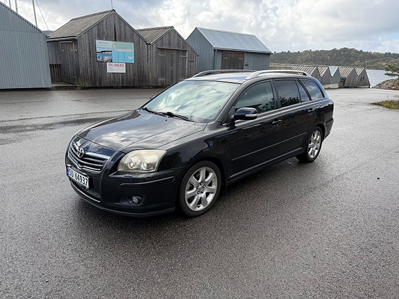 Toyota Avensis 3 of 29