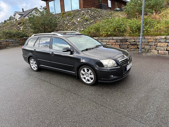 Toyota Avensis 13 of 29
