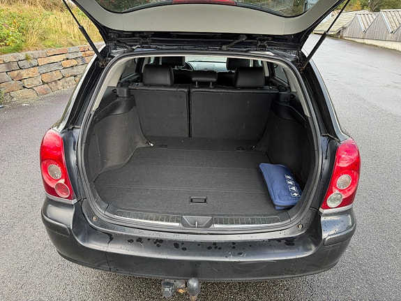 Toyota Avensis 22 of 29
