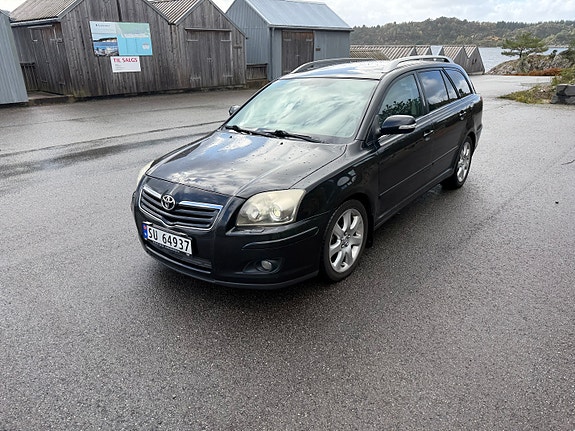 Toyota Avensis 4 of 29