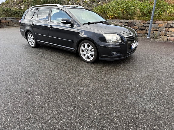 Toyota Avensis 10 of 29