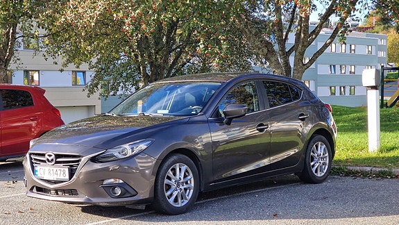 Mazda 3 2 of 27
