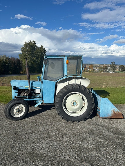 Ford Super Dexta 3 of 4