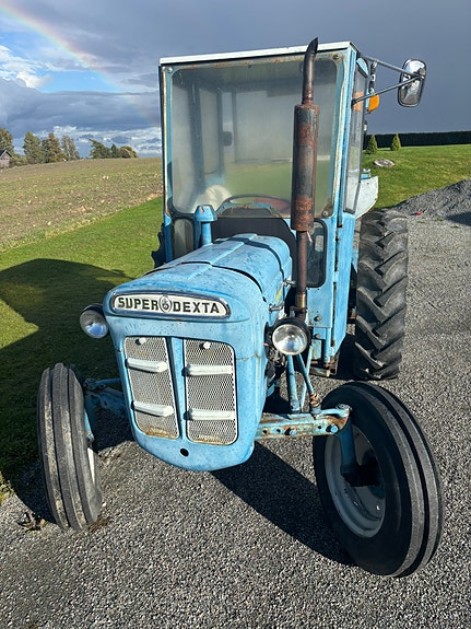 Ford Super Dexta 4 of 4