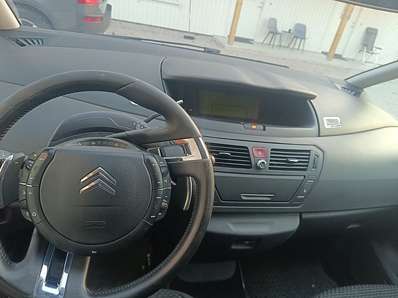 Citroen Grand C4 Picasso 2 of 9