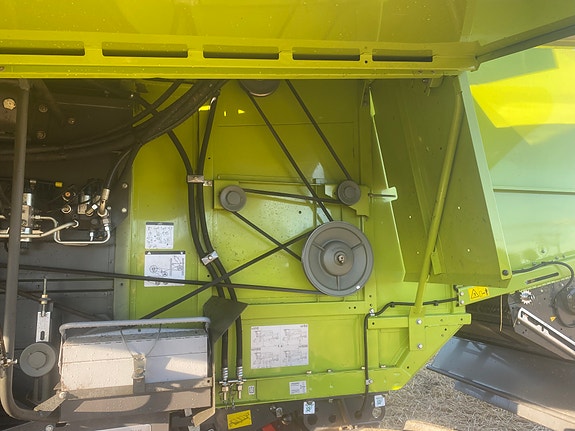 CLAAS Avero 240 APS 14 of 18