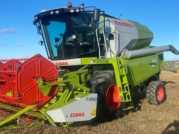 CLAAS Avero 240 APS 2 of 18