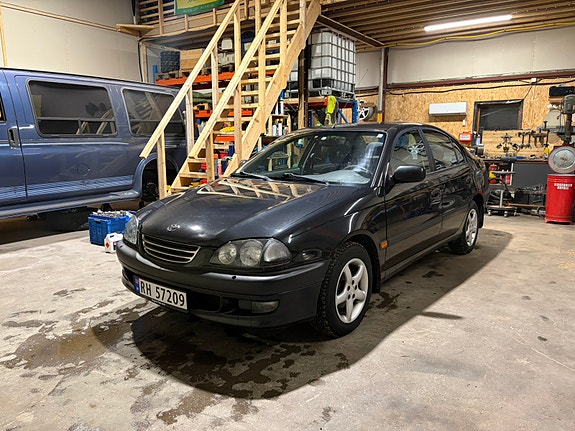 Toyota Avensis 19 of 19