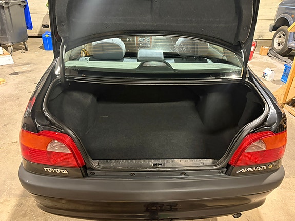 Toyota Avensis 16 of 19