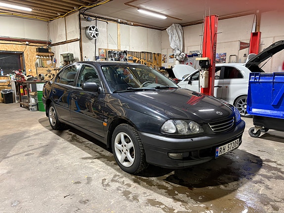 Toyota Avensis 8 of 19