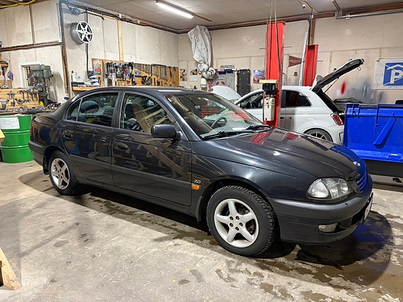 Toyota Avensis 9 of 19