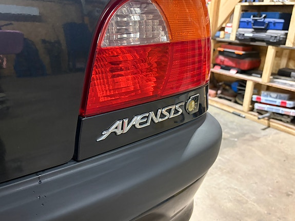 Toyota Avensis 17 of 19