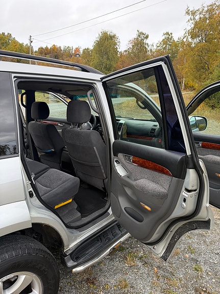 Toyota Land Cruiser 18 of 30