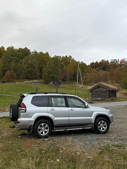 Toyota Land Cruiser 8 of 30