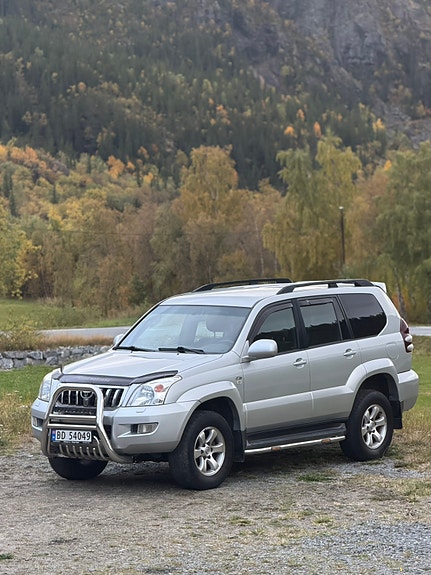 Toyota Land Cruiser 3 of 30